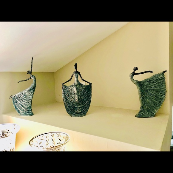 The Full Set of 3 Dancers Decorative Figurines - Picture 16 of 16